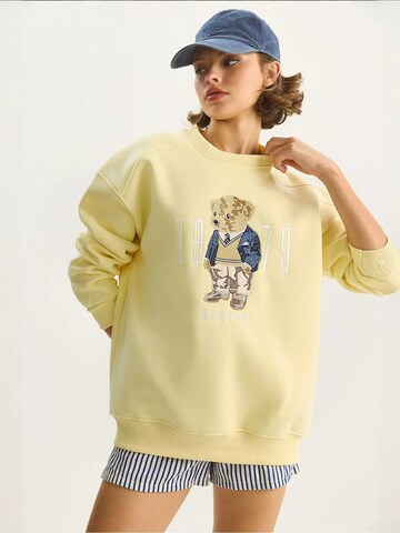 Felpa di Bianco Lucci in giallo