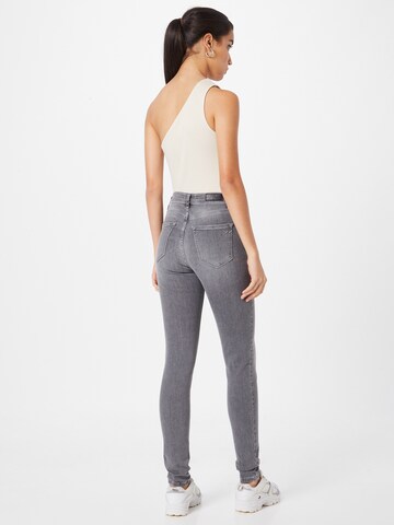 Skinny Jeans 'Amy' di LTB in grigio