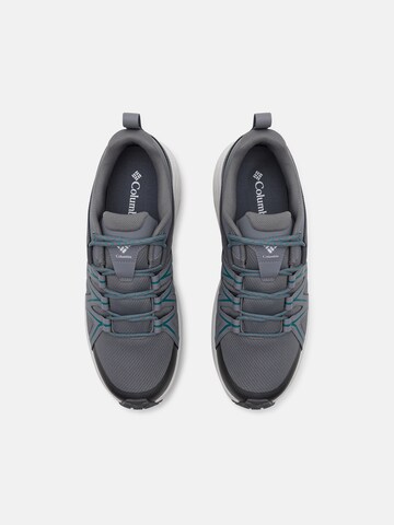 COLUMBIA Полуботинки 'PEAKFREAK ROAM™' в Серый: сверху
