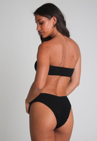 Moda Minx Bikini bottom 'SCRUNCH' in Black