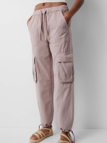 Regular Pantalon cargo Pull&Bear en rose : devant