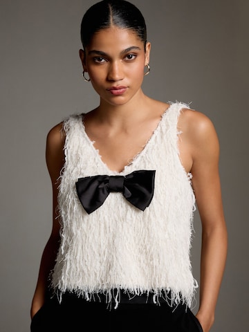 Next Top in Beige: voorkant