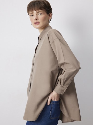 Touche Prive Shirt in Brown