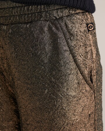 regular Pantaloni di WE Fashion in bronzo