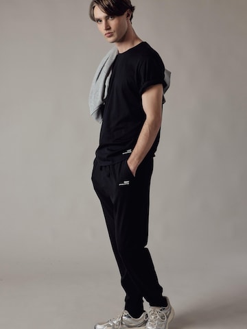 Maglietta 'Girocollo' di OWN Off With Nature in nero