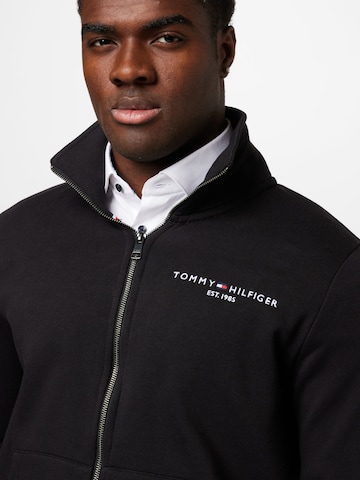 TOMMY HILFIGER Sweatjacka i svart