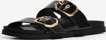 Saboți de la Bershka pe negru: față