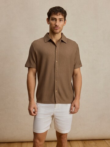 DAN FOX APPAREL Comfort Fit Риза 'Albert' в бежово: отпред
