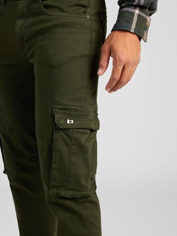 Regular Pantaloni eleganți de la BLEND pe verde