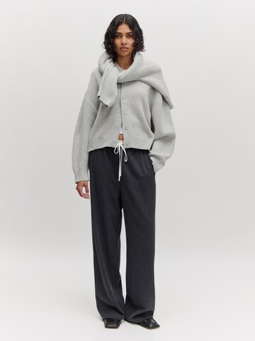 EDITED Pullover 'Aniela' (GRS) in Grau