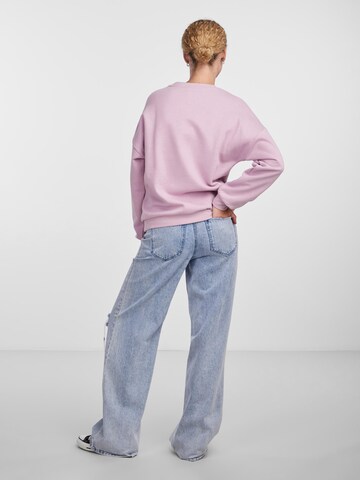 Sweat-shirt 'FREYA' PIECES en rose