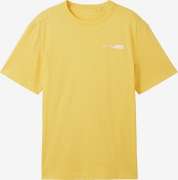 TOM TAILOR Тениска в жълто: отпред