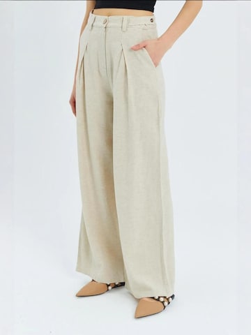 Wide leg Pantaloni con pieghe di MixRay in beige