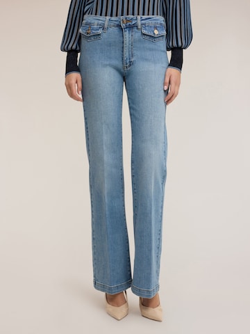 MOTIVI Flared Jeans in Blauw