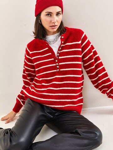 Bianco Lucci Sweater in Red: front