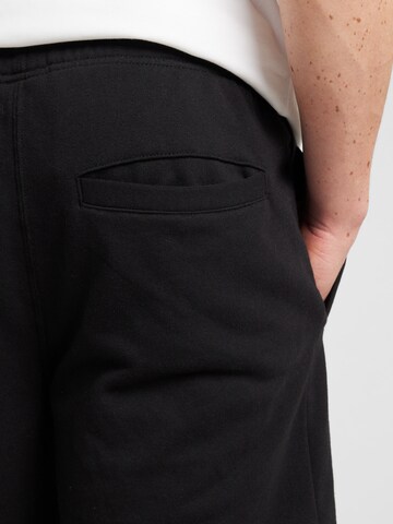 Superdry Regular Broek 'Essential' in Zwart