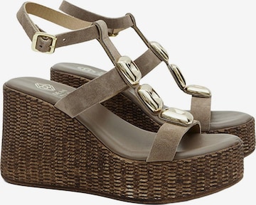Desa Strap Sandals 'Keilsandalen' in Beige: front