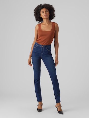 Slimfit Jeans 'June' de la VERO MODA pe albastru