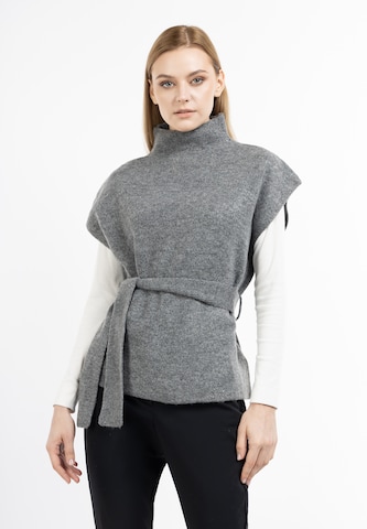 DreiMaster Klassik Cape in Grey: front