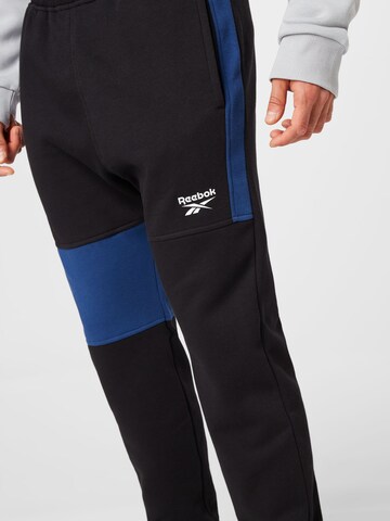 Reebok Tapered Sporthose in 