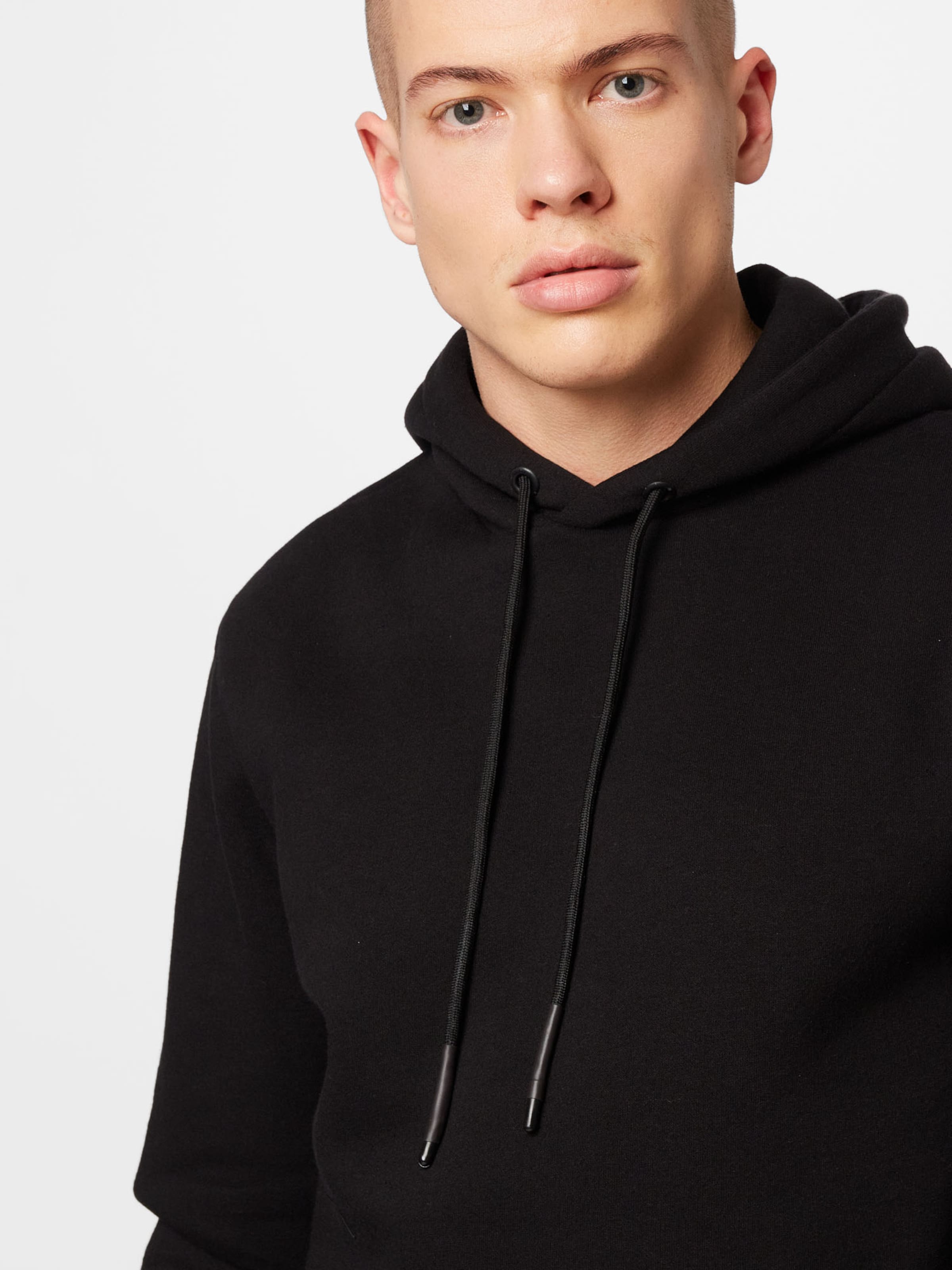 Buy tracksuit online clearance