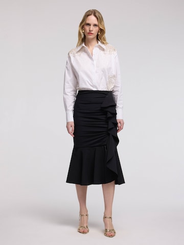 adl Skirt in Black: front