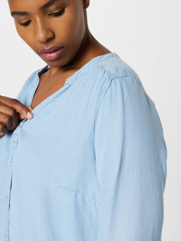 ONLY Carmakoma Blouse 'Ema' in Blauw