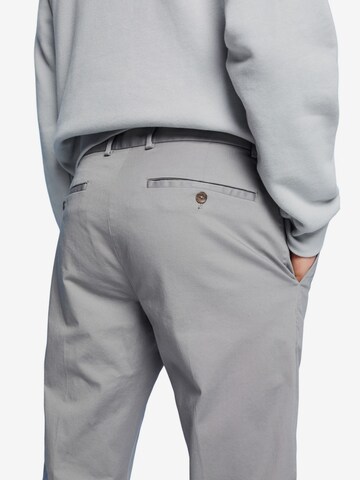Coupe slim Pantalon chino ESPRIT en gris