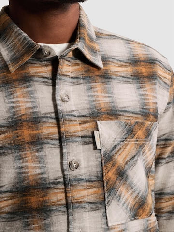 CAST IRON Regular fit Skjorta 'Overshirt with check pattern and button closure' i brun