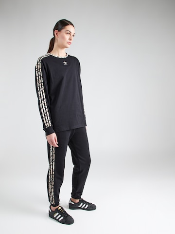 ADIDAS ORIGINALS Тениска в черно