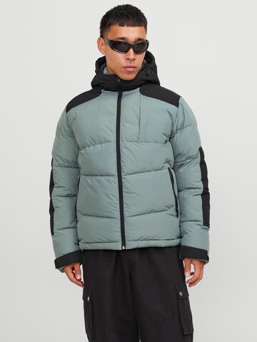 JACK & JONES Winterjas 'Otis' in Groen: voorkant