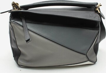 LOEWE Schultertasche / Umhängetasche One Size in Grau: predná strana