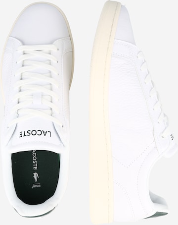 Baskets basses 'Carnaby Pro 222' LACOSTE en blanc