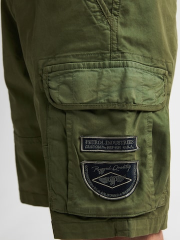 Petrol Industries regular Παντελόνι cargo σε πράσινο