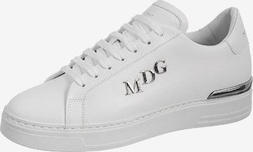 Baskets basses MARCO DAN en blanc : devant
