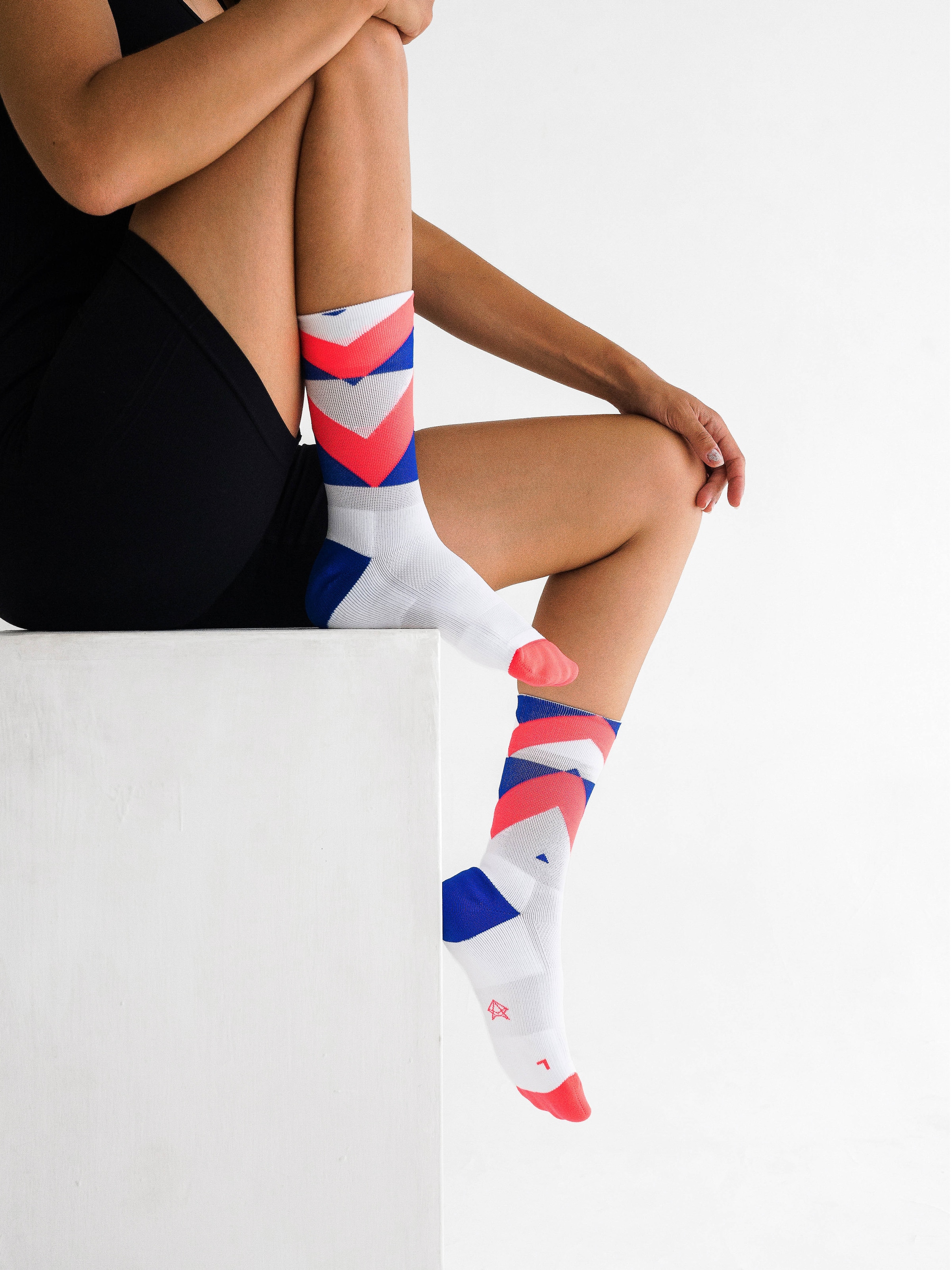 INCYLENCE Athletic Socks 'PEAKS' in Red