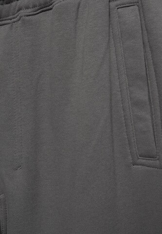 Pull&Bear Baggy Trousers in Grey
