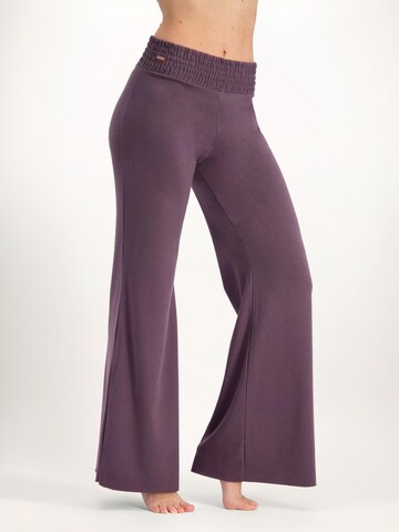 Urban Goddess Yoga & Activewear Wide Leg Sporthose 'Flow Yoga' in Lila
