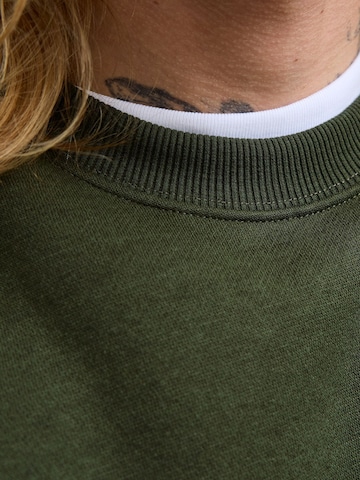 Jack & Jones Plus Sweatshirt 'JJEBradley' in Groen