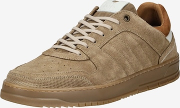 Baskets basses BULLBOXER en beige : devant
