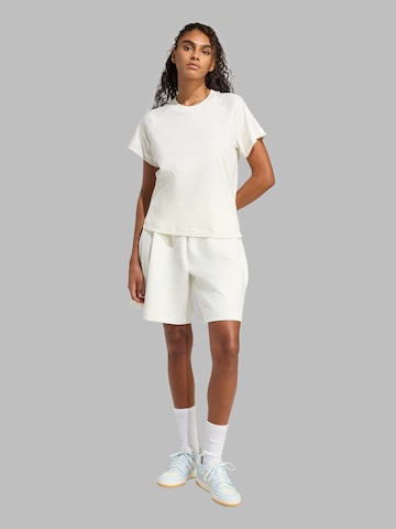 ADIDAS SPORTSWEAR Λειτουργικό μπλουζάκι σε λευκό