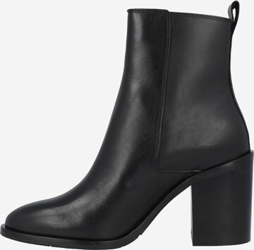 TOMMY HILFIGER Bootie in Black