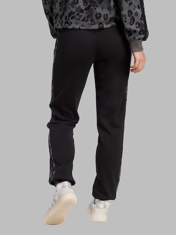 Tapered Pantaloni sport de la ADIDAS SPORTSWEAR pe negru