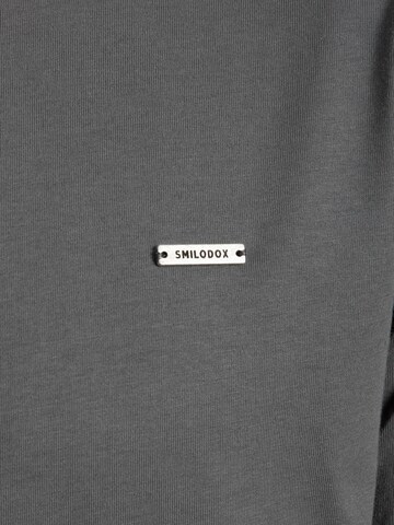Smilodox Shirt in Grijs