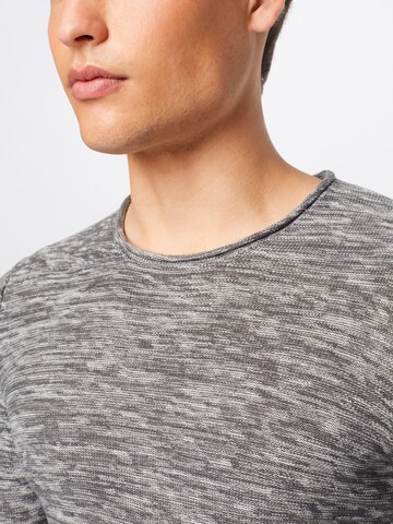 !Solid Sweater in Grey