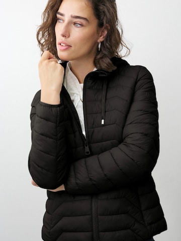 ONUA Between-Season Jacket 'Urban' in Black