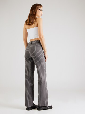 Monki Regular Trousers in Grey