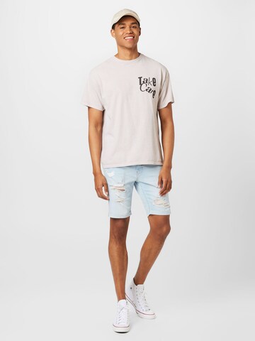 BDG Urban Outfitters T-Shirt in Beige