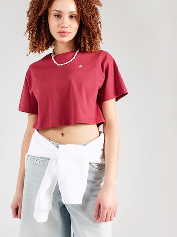 Tricou de la CONVERSE pe roșu: față