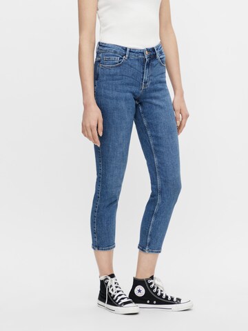 Coupe slim Jean 'LILI' PIECES en bleu : devant